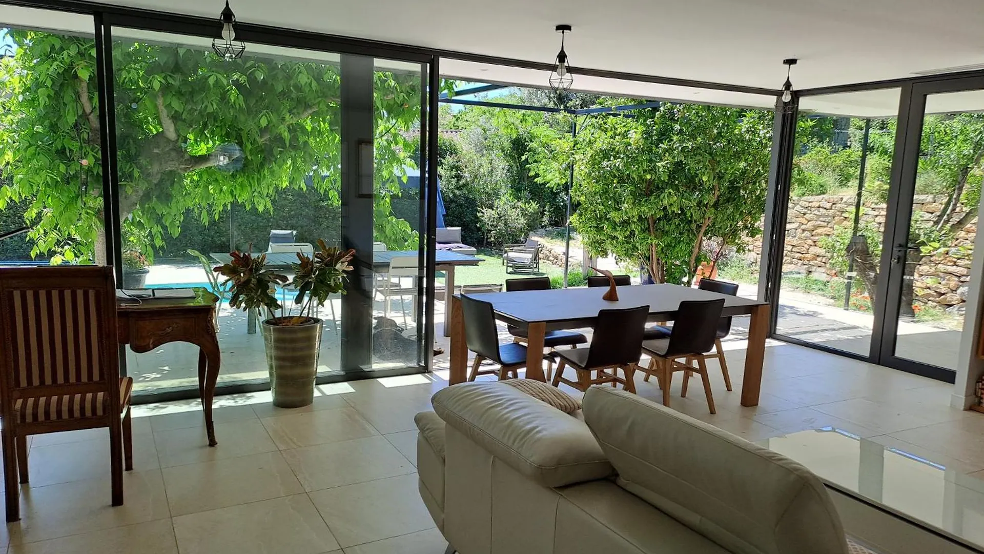 Villa Climatisee, Avec 3 Chambres , Piscine, Et Terrain Arbore Saint-Cyr-sur-Mer France
