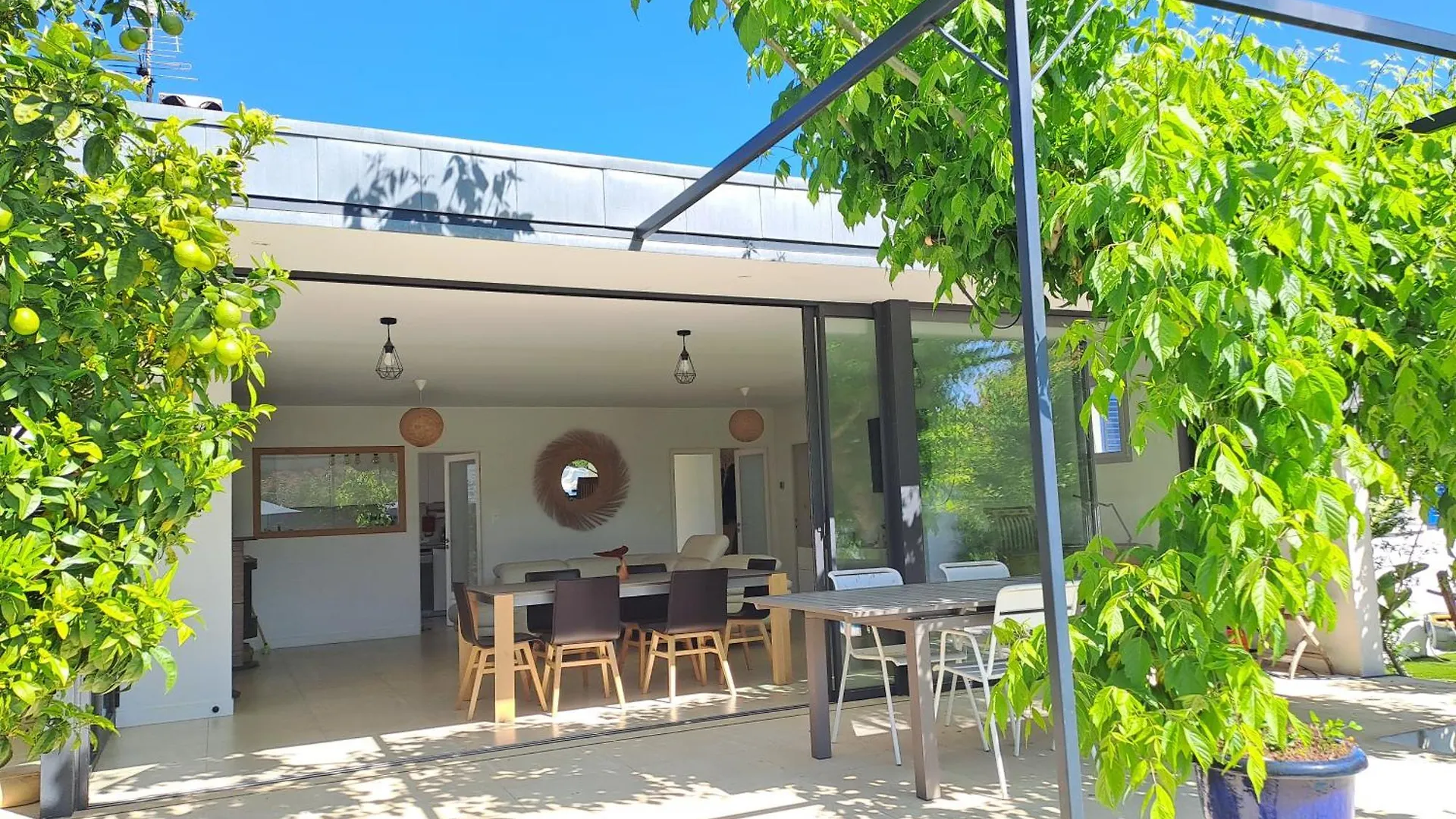 Villa Climatisee, Avec 3 Chambres , Piscine, Et Terrain Arbore Saint-Cyr-sur-Mer France