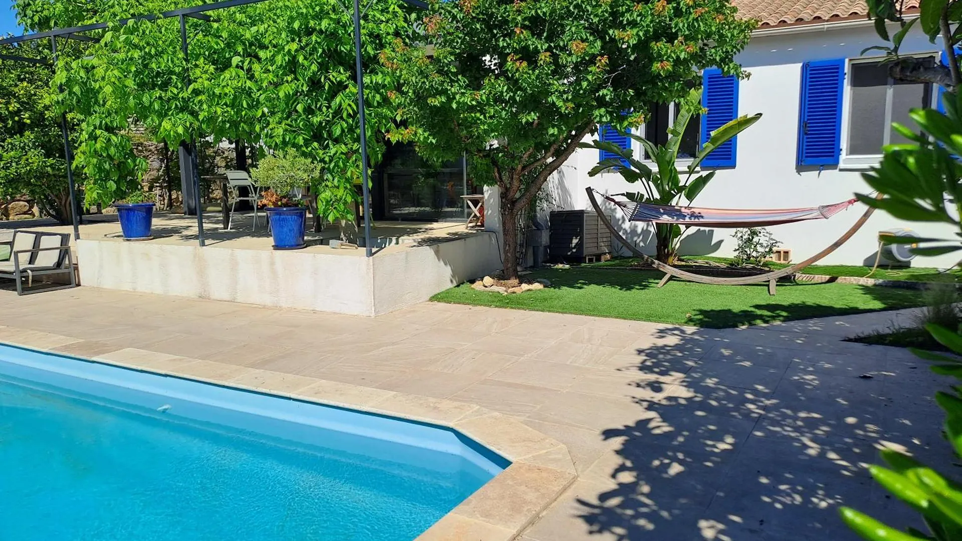 Villa Climatisee, Avec 3 Chambres , Piscine, Et Terrain Arbore Saint-Cyr-sur-Mer 0*,  France