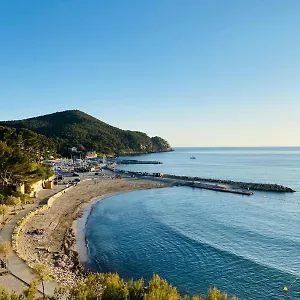 Cosy En Bord De Saint-Cyr-sur-Mer