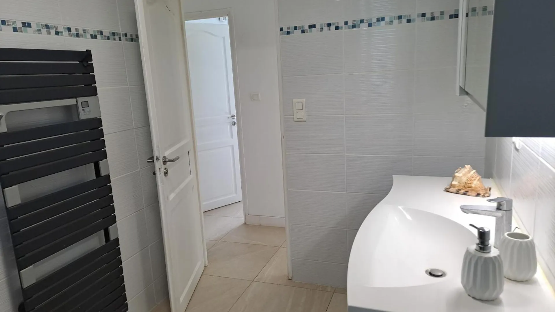 Villa Climatisee, Avec 3 Chambres , Piscine, Et Terrain Arbore Saint-Cyr-sur-Mer